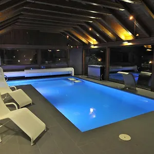Apartamentos Pessets Adelaida Sort